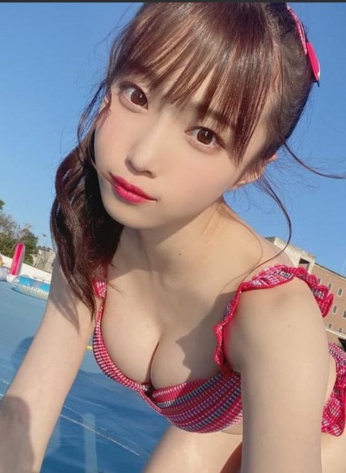 여친은 물놀이중